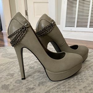 Speed Limit 98 Gray High Heels